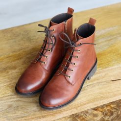 Bottines & Bottes | JULES & JENN Bottines Plates A Lacet Cuir Cognac