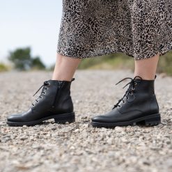 Bottines & Bottes | JULES & JENN Bottines Plates A Lacet Cuir Noir