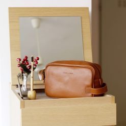 Petite Maroquinerie | JULES & JENN Trousse De Toilette Cuir Grave Cognac